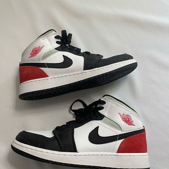 Nike Air Jordan Retro 1 Black Toe Size 6Y - Picture 5 of 8